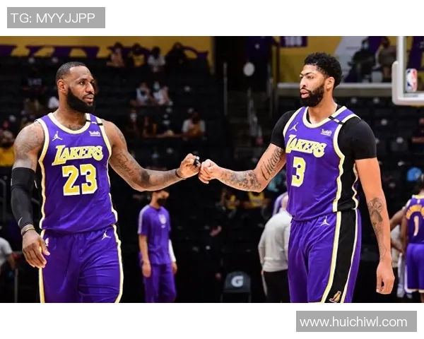 12月8日湖人与马刺的精彩对决直播全程回顾与分析